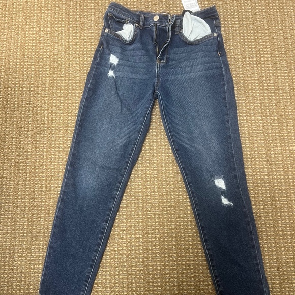 Jeans - Picture 1 of 2